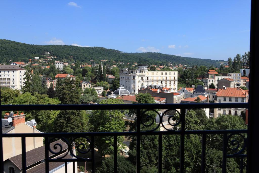 فندق Châtel-Guyonفي  بيليفو المظهر الخارجي الصورة